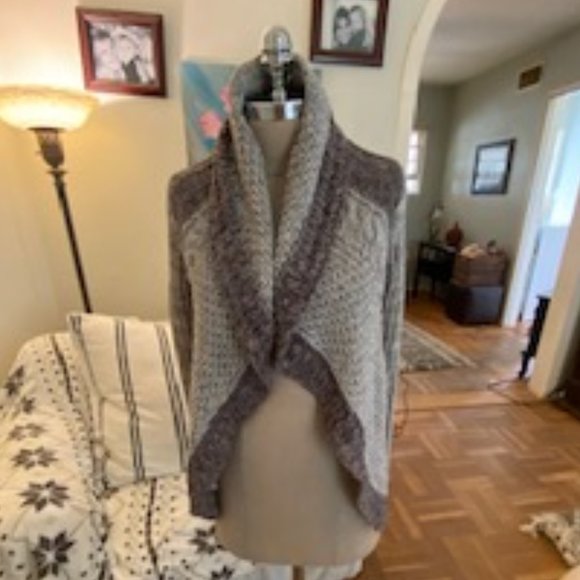 CABI GORGEOUS EUC CARDIGAN 100% COTTON NWOT - Picture 3 of 13